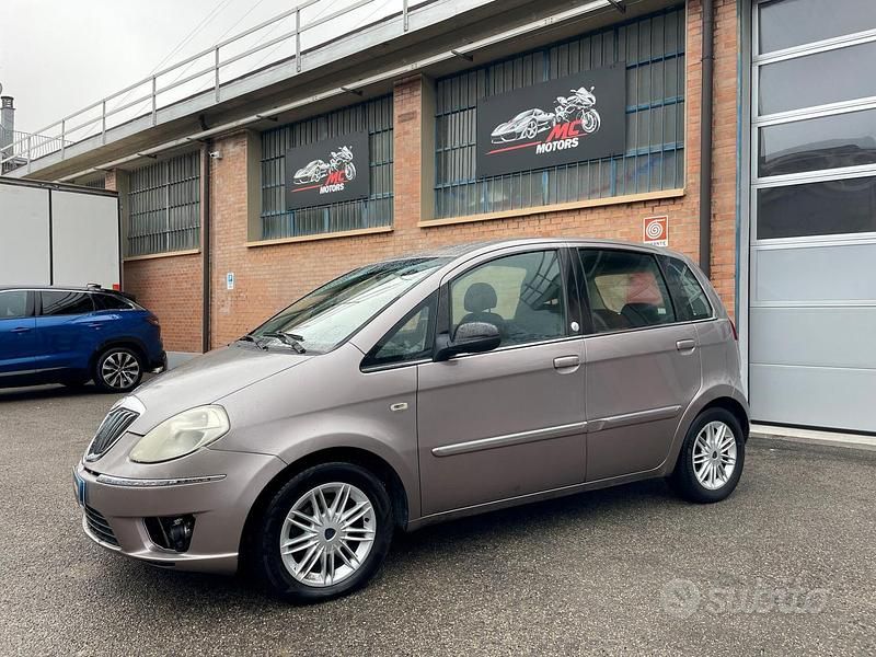Usata 2009 Lancia Musa Monovolume | 1700 € (Super prezzo) - Immagine 1/4