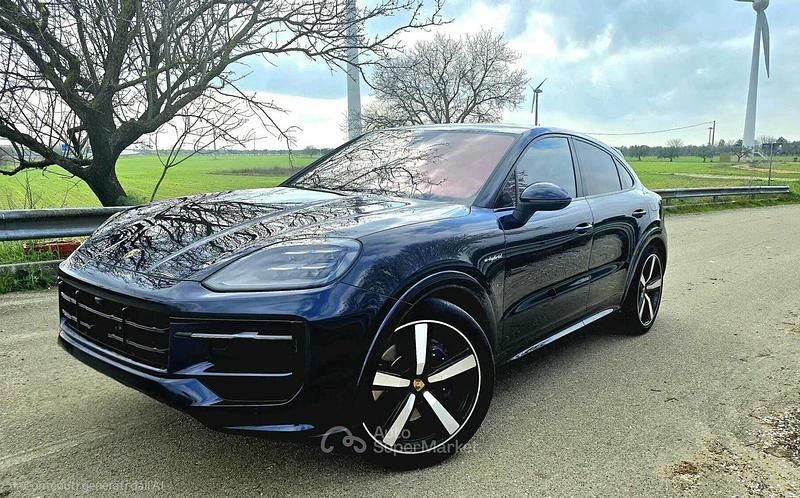 Usata Porsche Cayenne 470 CV (345 kW) 2024 Blu SUV