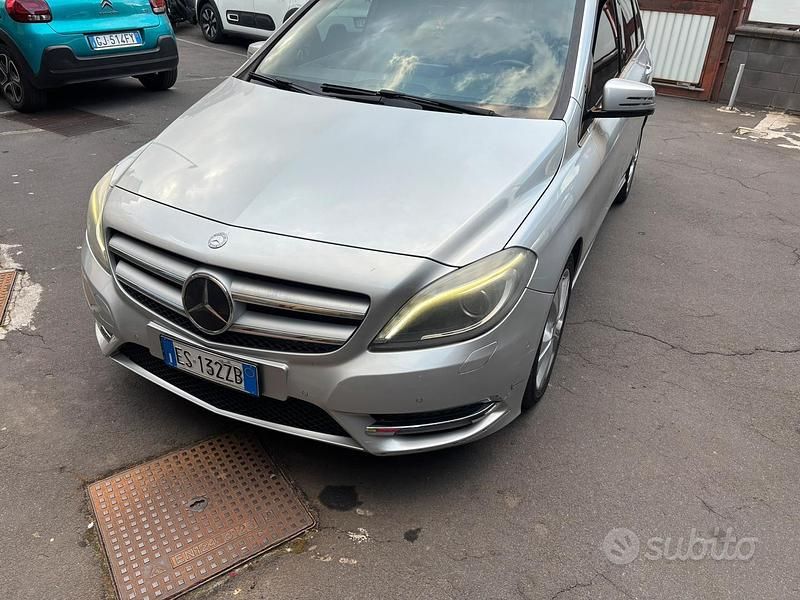 Grigio Usata 2013 Mercedes B200 Monovolume | 6500 € - Immagine 1/4