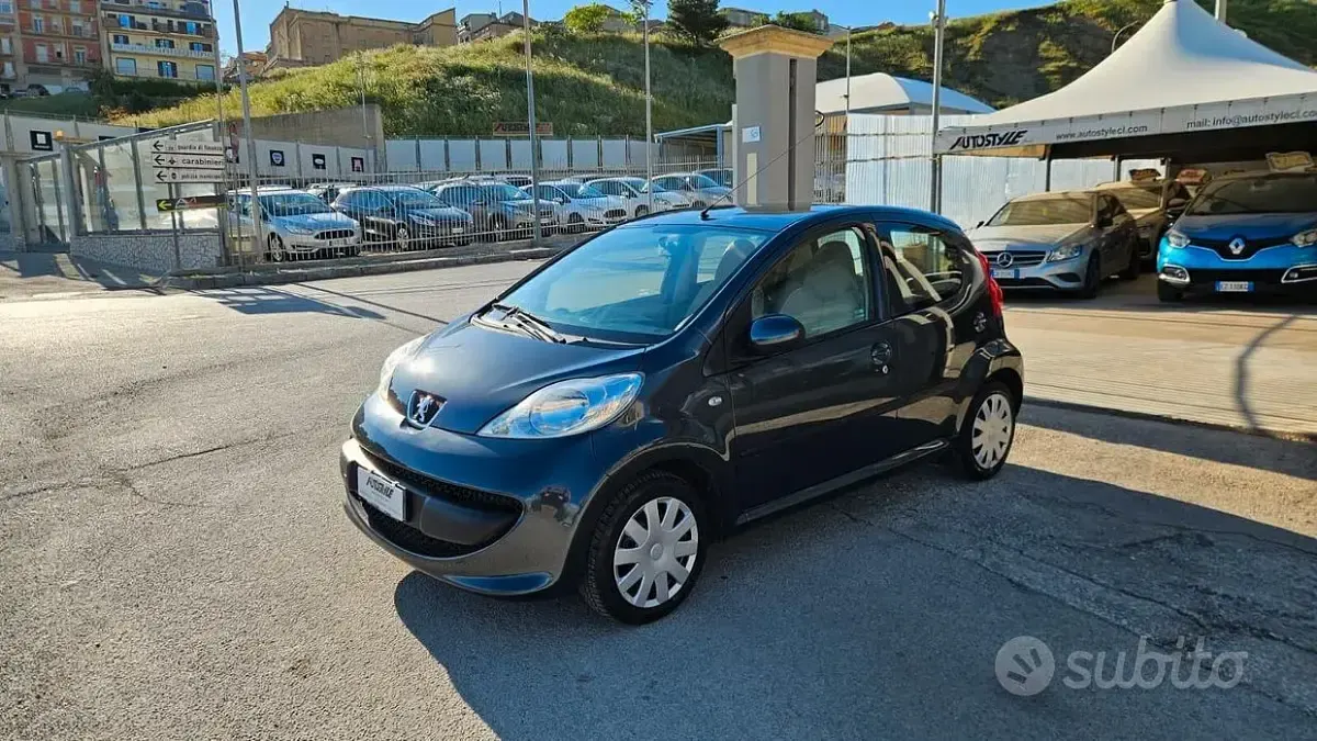 Usata Peugeot 107 68 CV (50 kW) 2007 Nero Utilitaria