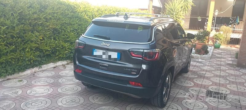 Usata Jeep Compass 120 CV (88 kW) 2019 Grigio SUV