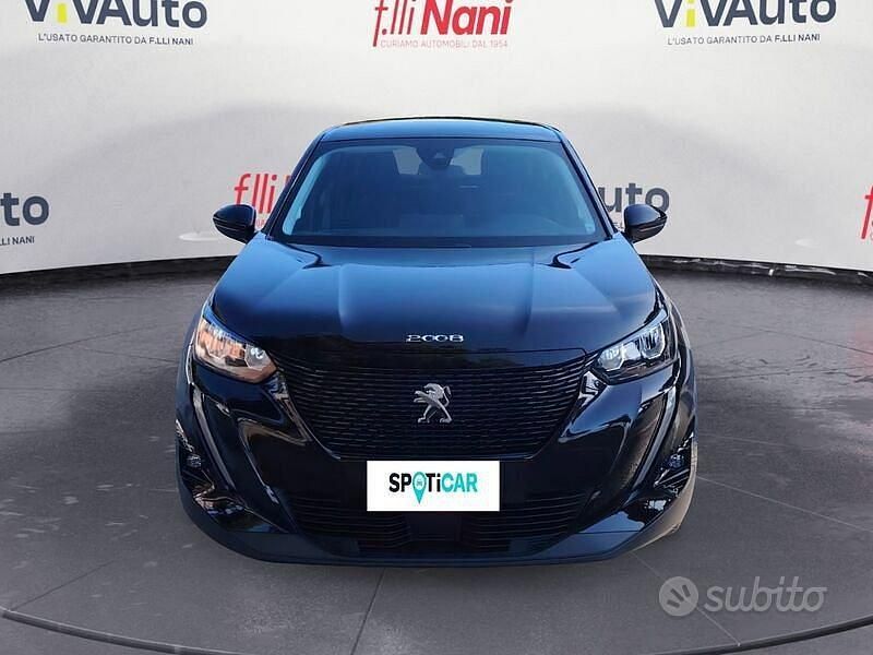 Usata Peugeot 2008 Active 131 CV (96 kW) 2022 Nero SUV