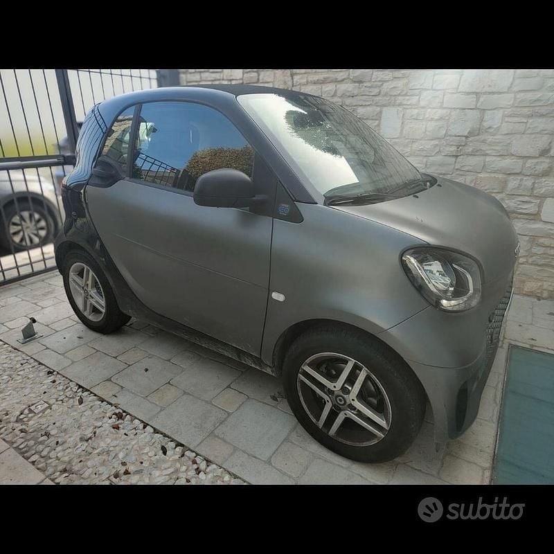 Usata Smart ForTwo Electric Drive Pure 41 kW (56 CV) 2022 Grigio Cabrio
