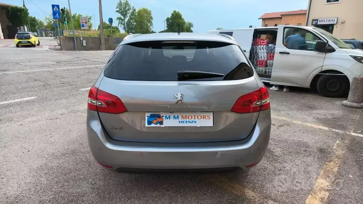 Usata Peugeot 308 SW Allure 120 CV (88 kW) 2017 Grigio Station wagon