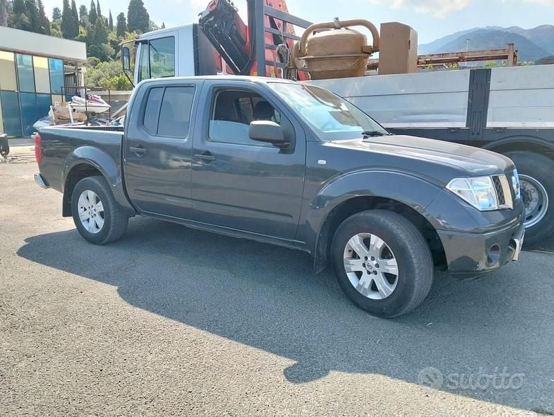 Usata Nissan Navara 190 CV (139 kW) 2007 Blu Pick-up