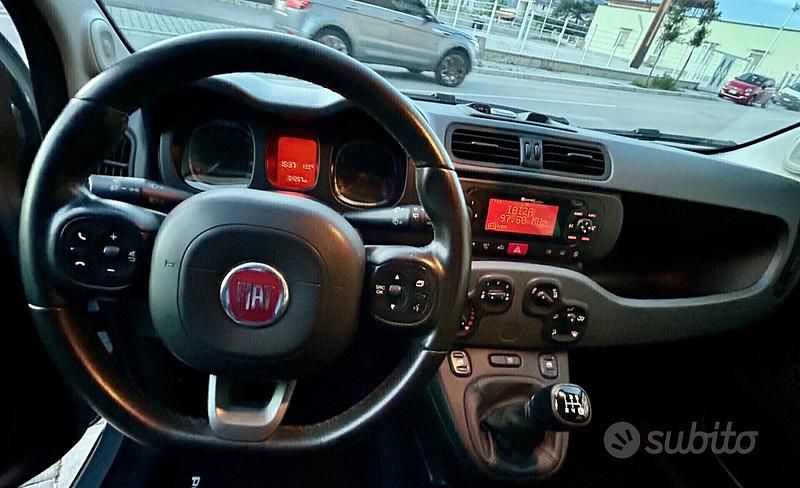 Usata Fiat Panda Lounge 69 CV (50 kW) 2020 Grigio Utilitaria
