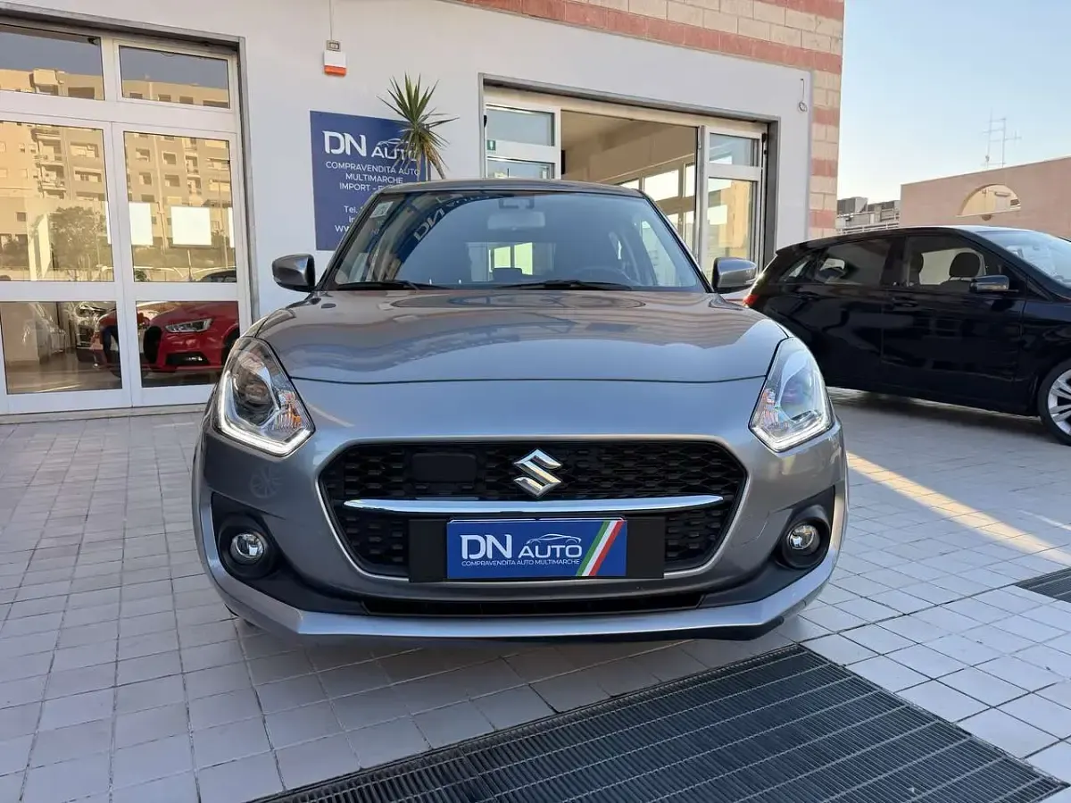 Usata Suzuki Swift 83 CV (61 kW) 2023 Grigio Utilitaria