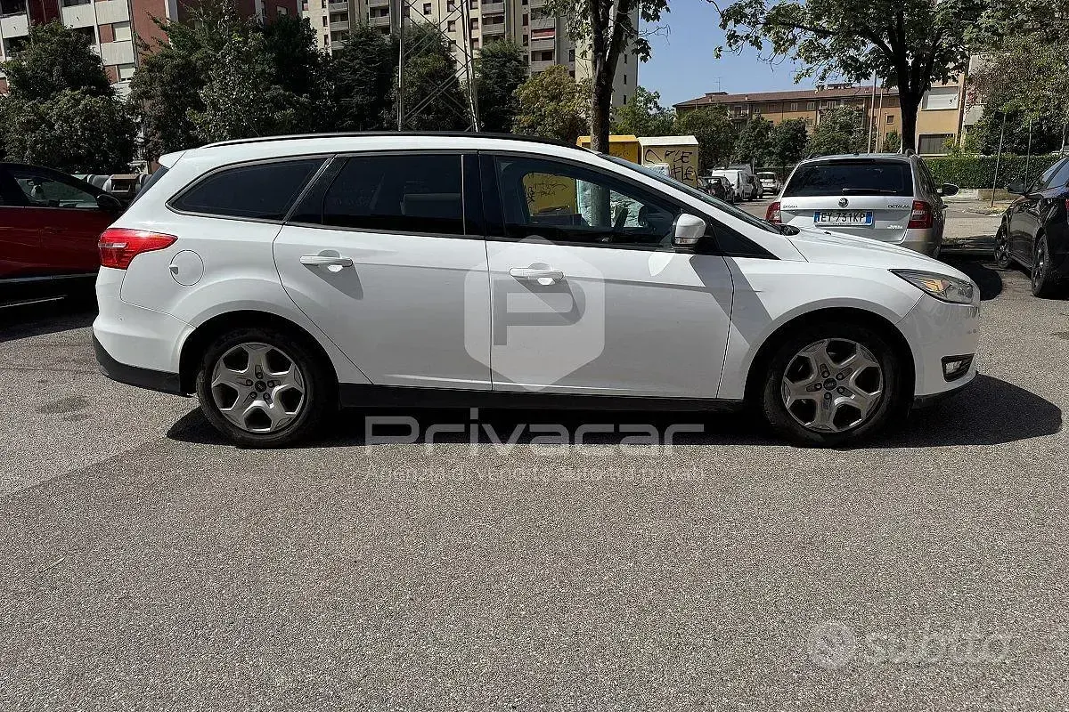 Usata Ford Focus 120 CV (88 kW) 2017 Bianco Station wagon