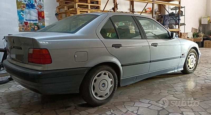 Usata BMW 318 116 CV (85 kW) 1995 Grigio Berlina