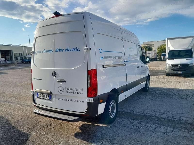 Usata Mercedes E-Sprinter 85 kW (116 CV) 2022 Bianco Furgone