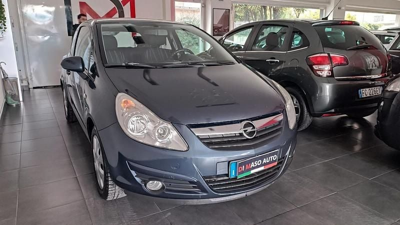 Usata Opel Corsa Enjoy 80 CV (58 kW) 2009 Argento Berlina