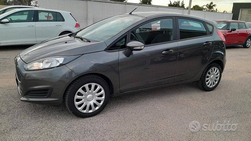 Usata Ford Fiesta Titanium 95 CV (69 kW) 2017 Grigio Berlina