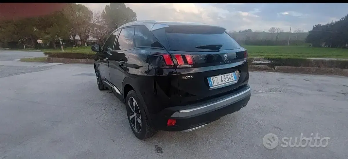 Usata Peugeot 3008 Allure 131 CV (96 kW) 2020 Nero SUV