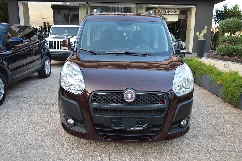 Usata Fiat Doblò Dynamic 104 CV (76 kW) 2011 Rosso Monovolume