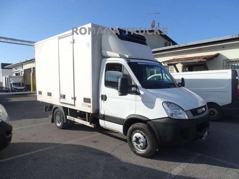 Bianco pastello Usata 2011 Iveco Daily Furgone | 10.900 € (Cara) - Immagine 1/4