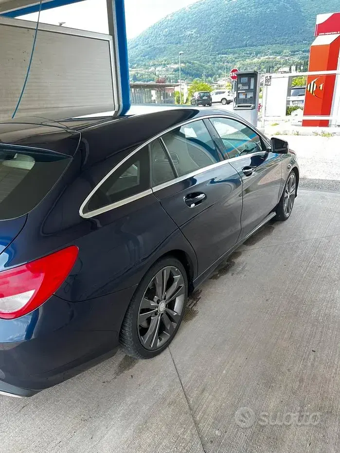 Usata Mercedes CLA180 109 CV (80 kW) 2017 Bluazzurro Coupé