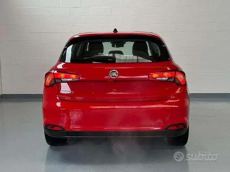 Usata Fiat Tipo 101 CV (74 kW) 2023 Rosso Berlina