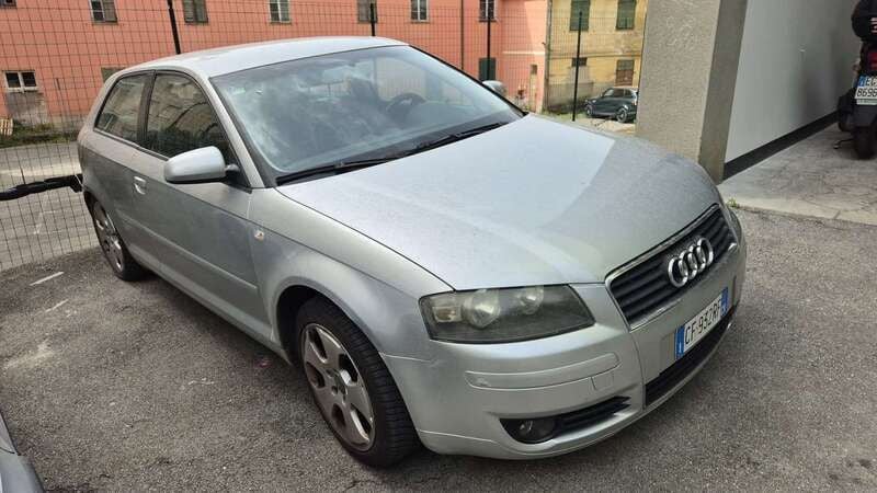 Usata 2001 Audi A3 Attraction Tre volumi | 1000 € (Ottimo prezzo) - Immagine 1/3