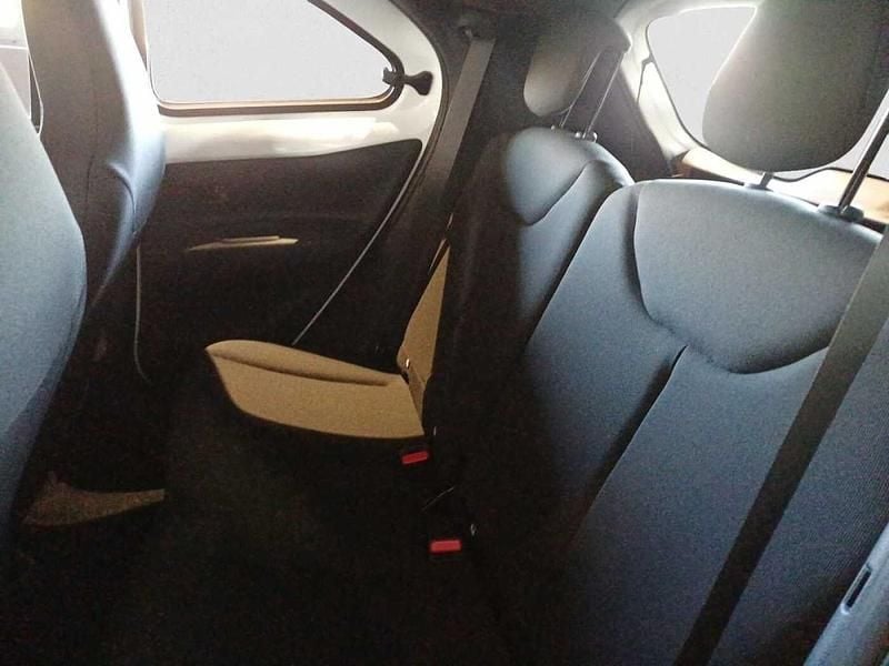 Nuova Toyota Aygo Active 72 CV (52 kW) 2025 Bianco Utilitaria