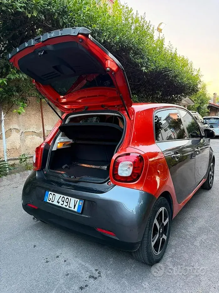 Usata Smart ForFour 71 CV (52 kW) 2016 Grigio Utilitaria