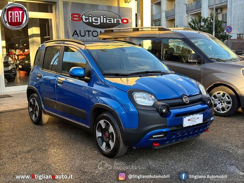 Usata Fiat Panda Cross Cross 69 CV (50 kW) 2024 Blu/azzurro Utilitaria
