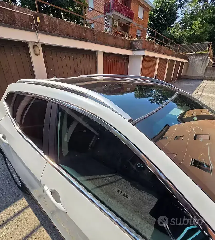 Usata Nissan Qashqai Acenta Premium 116 CV (85 kW) 2014 Giallo SUV
