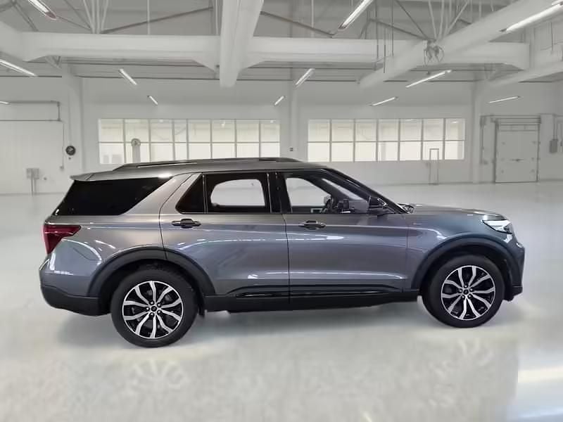 Usata Ford Explorer ST-Line 363 CV (266 kW) 2023 Grigio SUV