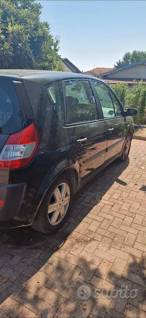 Usata Renault Scenic E-Tech 111 CV (81 kW) 2005 Nero Berlina