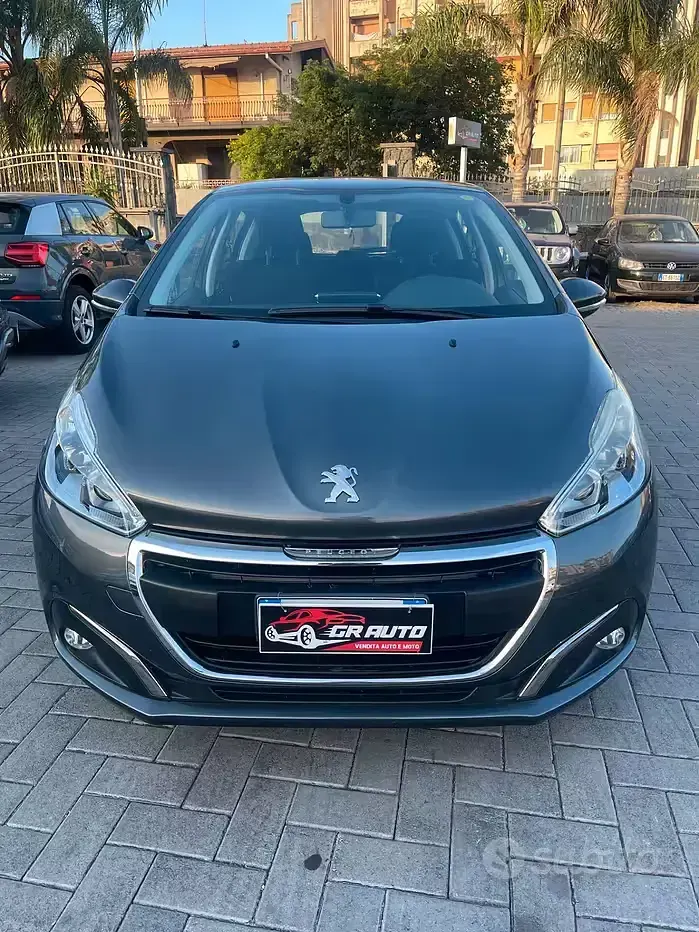 Usata Peugeot 208 Allure 75 CV (55 kW) 2016 Grigio Utilitaria