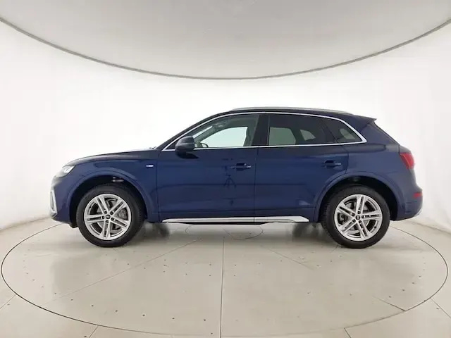 Begagnad Audi Q5 S-Line 204 HK (150 kW) 2023 Blå SUV