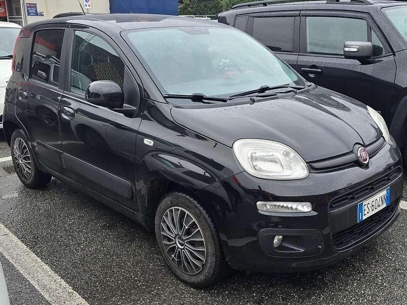 Nero Usata 2013 Fiat Panda Lounge Due volumi | 4700 € (Buon prezzo) - Immagine 1/4