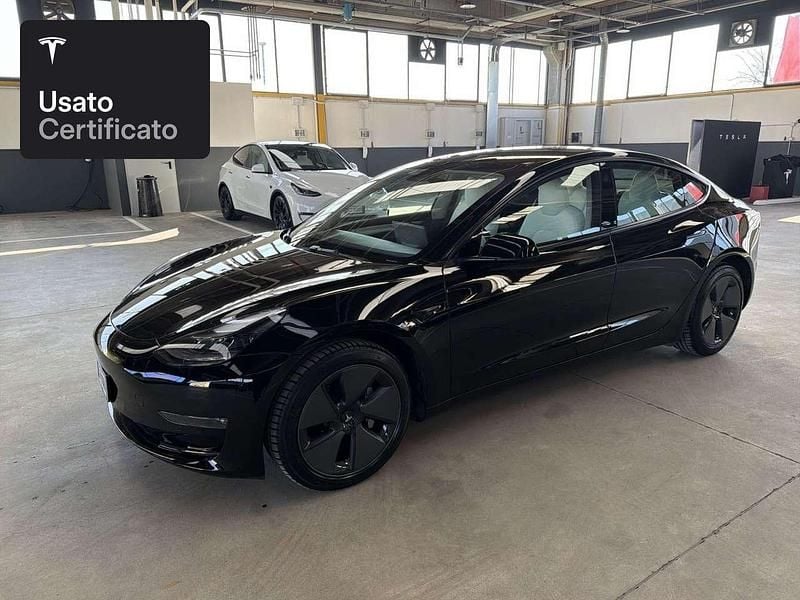 Usata Tesla Model 3 Long Range AWD 324 kW (441 CV) 2021 Solid black Berlina