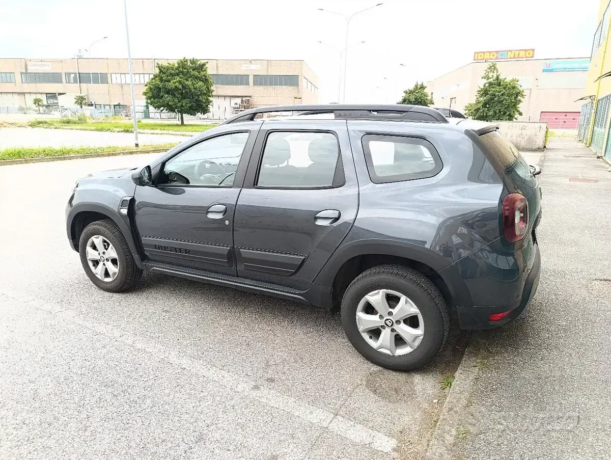 Usata Dacia Duster 114 CV (83 kW) 2018 Grigio SUV