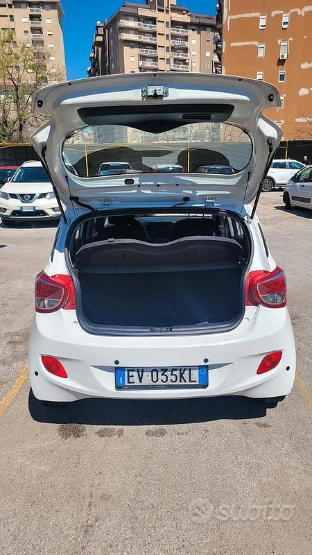 Usata Hyundai i10 87 CV (63 kW) 2014 Bianco Utilitaria