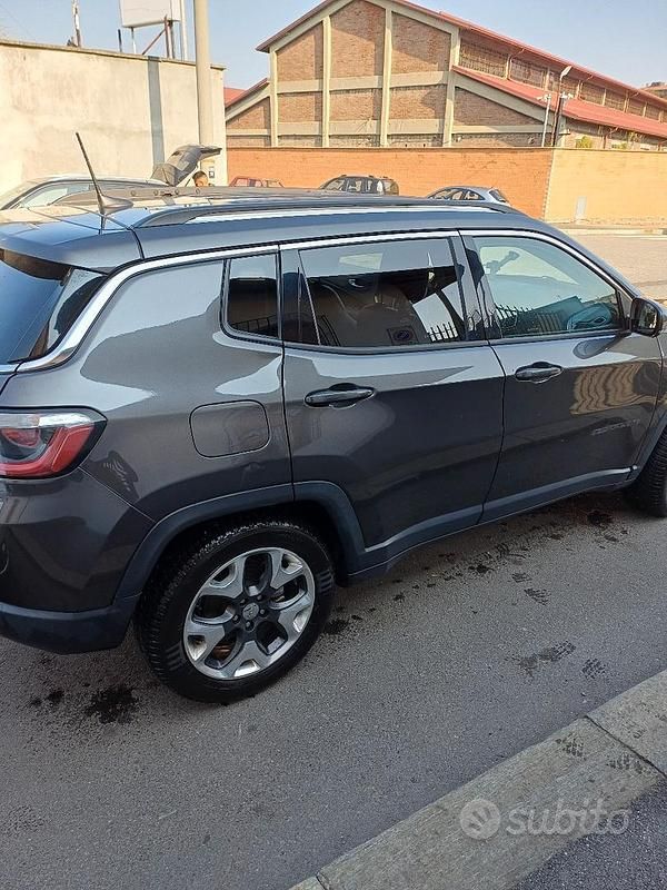 Usata Jeep Compass 120 CV (88 kW) 2018 Grigio SUV
