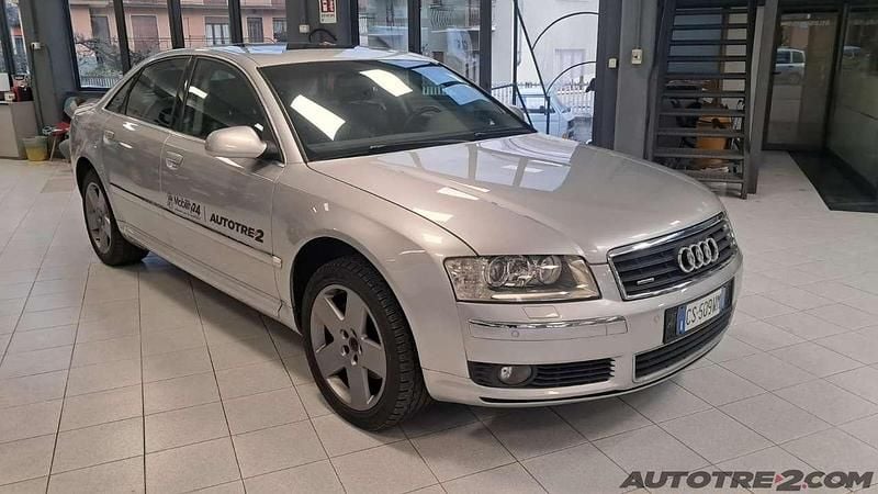 Argento Usata 2005 Audi A8 Comfort Berlina | 5990 € (Ottimo prezzo) - Immagine 1/4