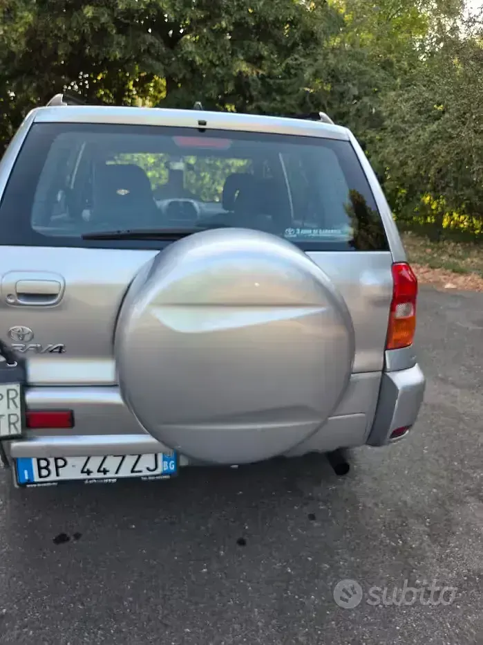 Usata Toyota RAV4 Sol 150 CV (110 kW) 2001 Grigio SUV