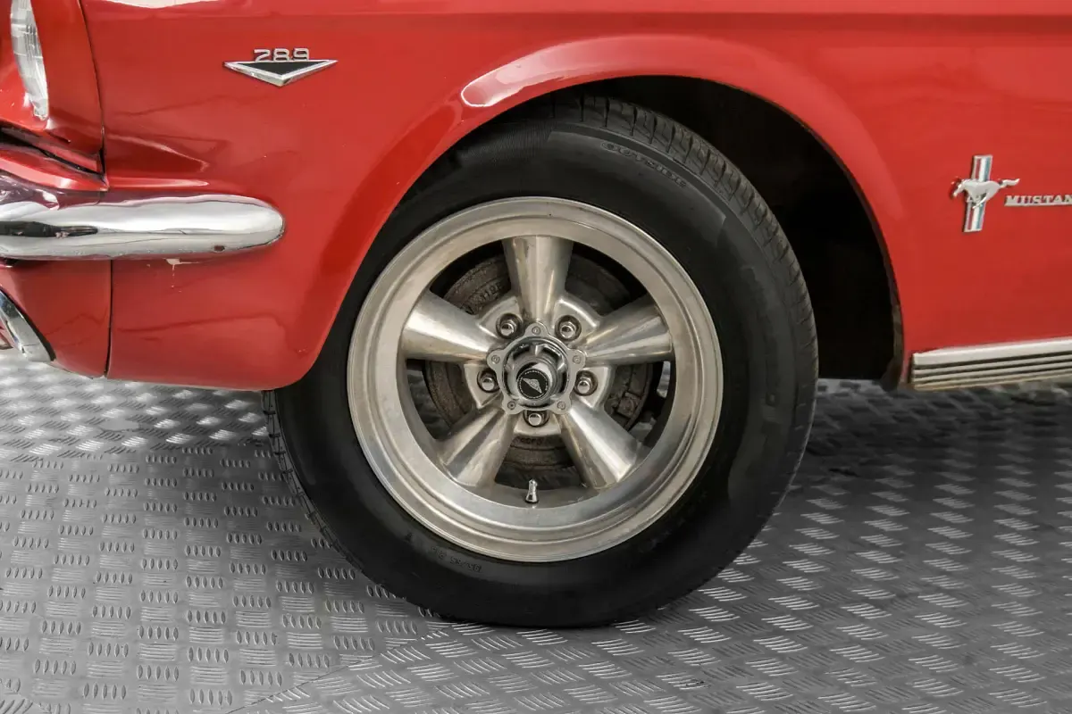 Usata Ford Mustang 215 CV (158 kW) 1966 Rosso Cabrio