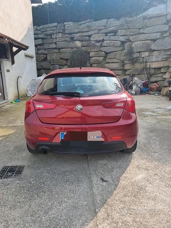 Usata Alfa Romeo Giulietta 170 CV (125 kW) 2012 Rosso Utilitaria