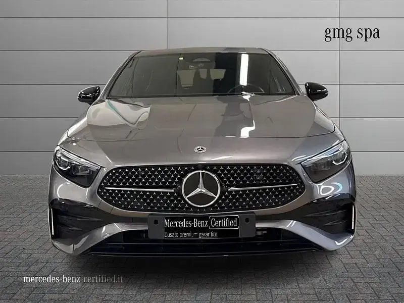 Begagnad Mercedes A180 Premium 116 HK (85 kW) 2025 Grå Halvkombi