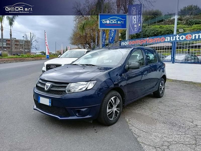 Usata Dacia Sandero 75 CV (55 kW) 2013 Blu Berlina