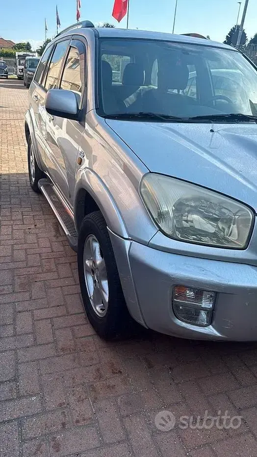 Usata Toyota RAV4 116 CV (85 kW) 2002 Grigio SUV
