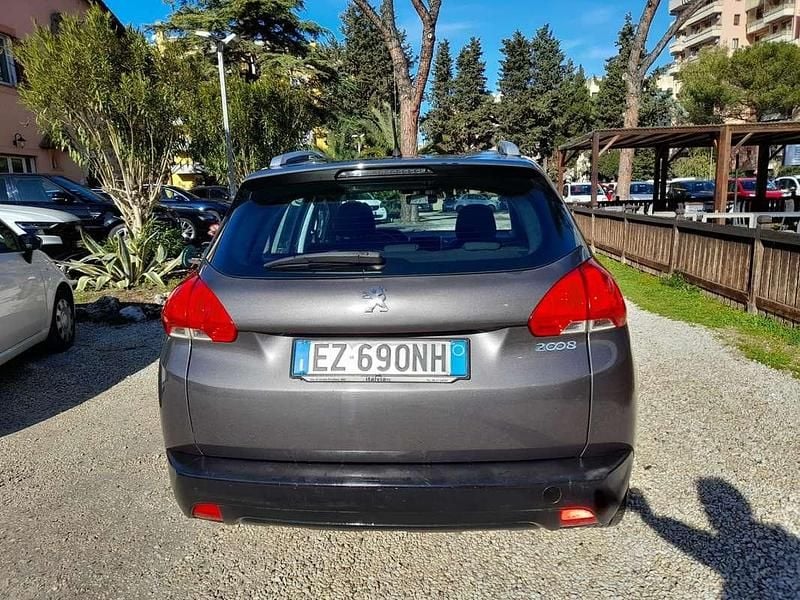 Usata Peugeot 2008 Active 68 CV (50 kW) 2015 Grigio SUV