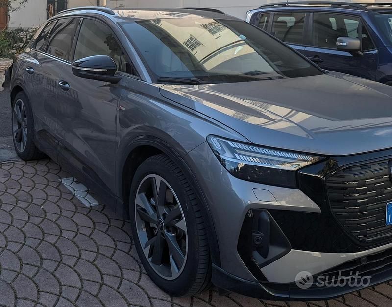 Usata Audi Q4 e-tron S-Line 150 kW (204 CV) 2021 Grigio SUV