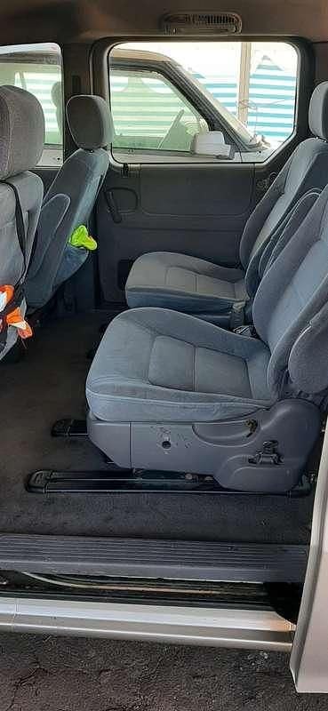 Usata Kia Carnival 126 CV (92 kW) 2000 Oro Monovolume