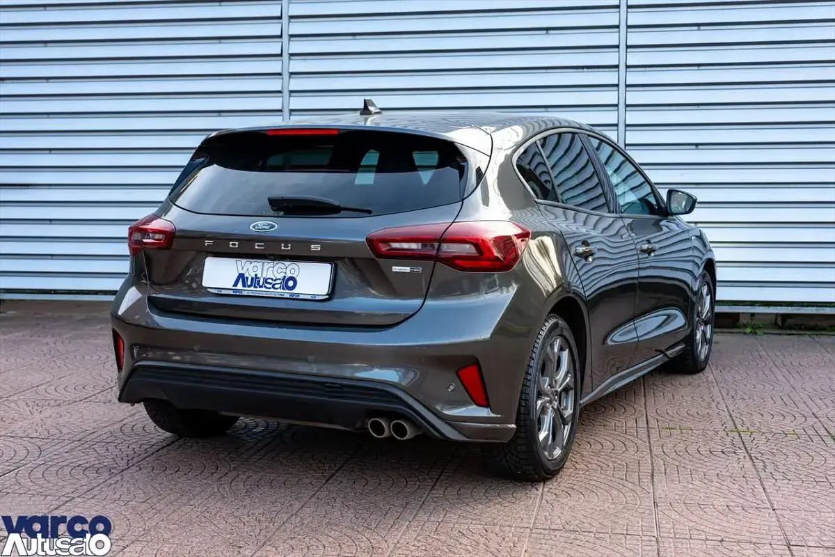 Usata Ford Focus ST-Line 125 CV (91 kW) 2022 Grigio magnetic Monovolume