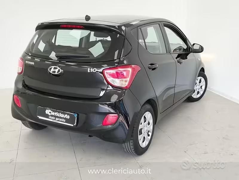 Usata Hyundai i10 Comfort 67 CV (49 kW) 2015 Nero Utilitaria