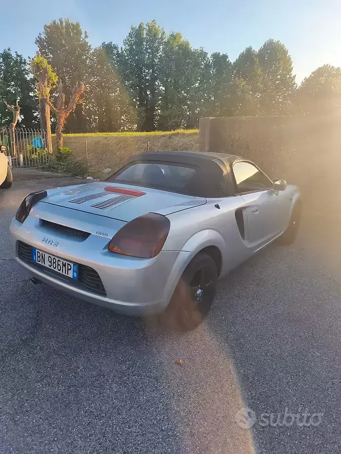 Usata Toyota MR2 140 CV (102 kW) 2001 Grigio Cabrio
