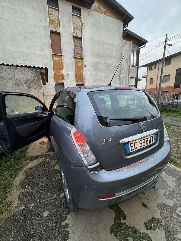 Usata Lancia Ypsilon 69 CV (50 kW) 2010 Utilitaria