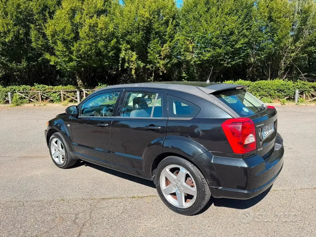 Usata Dodge Caliber SXT 140 CV (102 kW) 2010 Nero Utilitaria